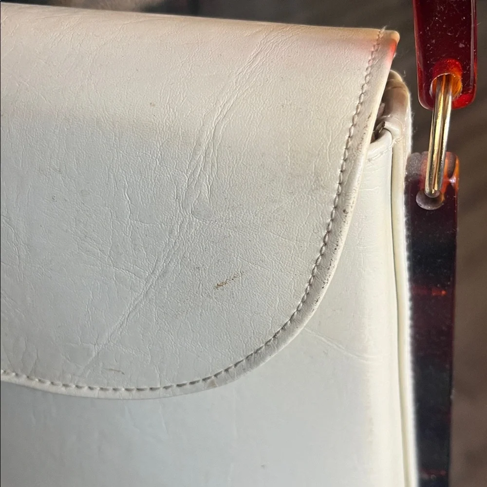 Vintage Cream Handbag with Tortoise Handle - Picture 5 of 10